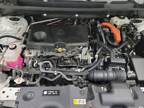 Used 2021 Toyota RAV4 LE image 24