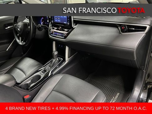 Certified 2022 Toyota Corolla Cross XLE image 23