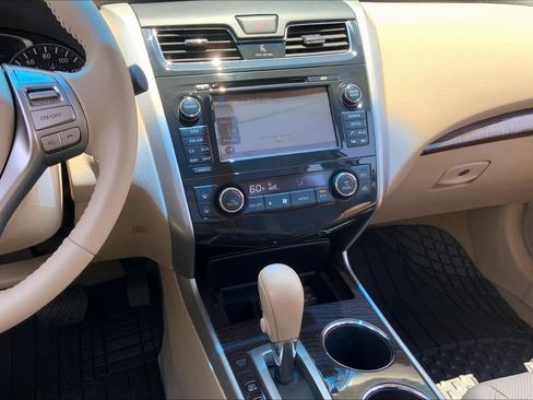 Used 2014 Nissan Altima 2.5 SL w/ Technology Package FWD image 6