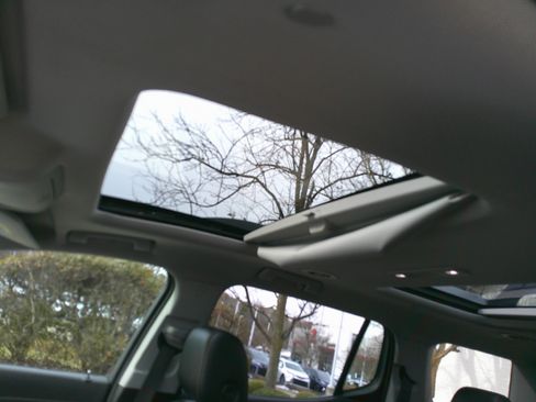 Used 2020 GMC Acadia SLT image 33