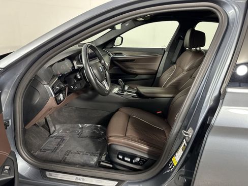 Used 2022 BMW 540i xDrive w/ Premium Package image 3
