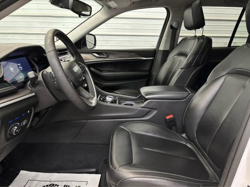 Used 2023 Jeep Grand Cherokee 4WD 4xe image 10