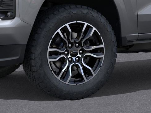 New 2025 Chevrolet Colorado Z71 image 9