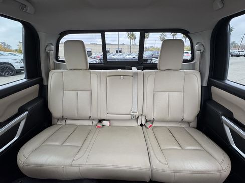 Used 2016 Nissan Titan SL image 38