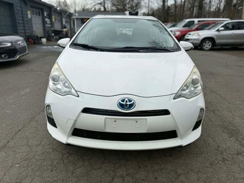 Used 2014 Toyota Prius C Two image 2