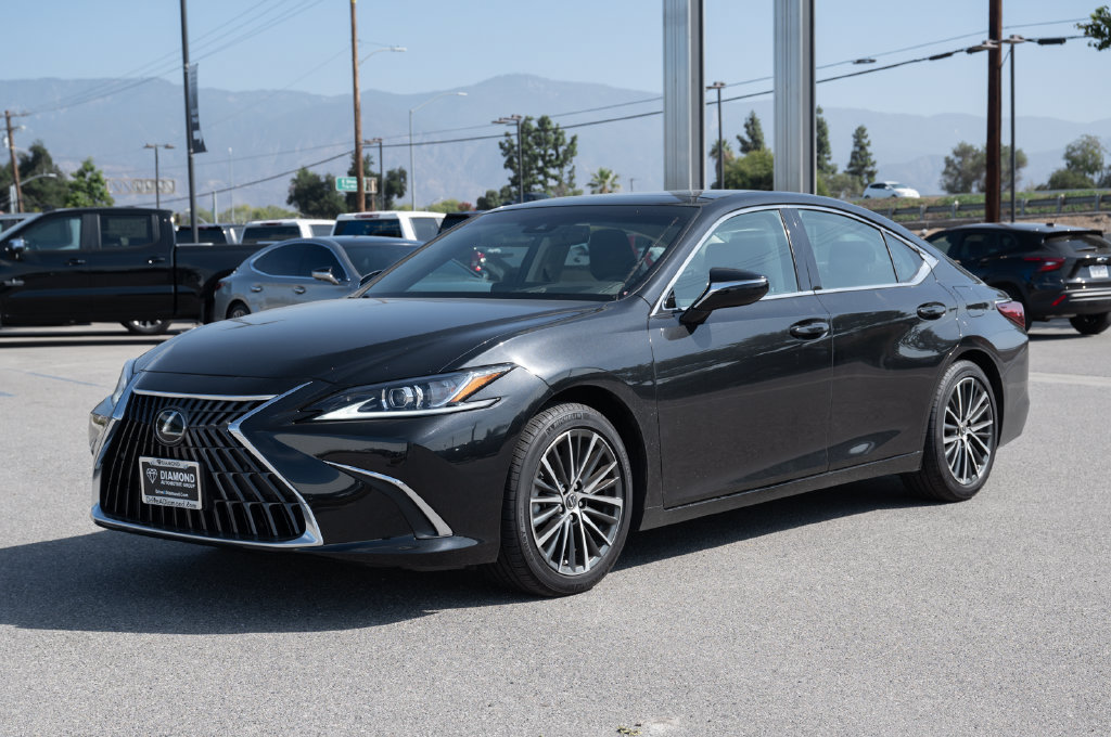 Used 2025 Lexus ES 350 w/ Premium Package FWD image 8