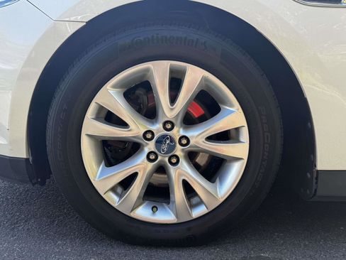 Used 2010 Ford Taurus SEL FWD image 10