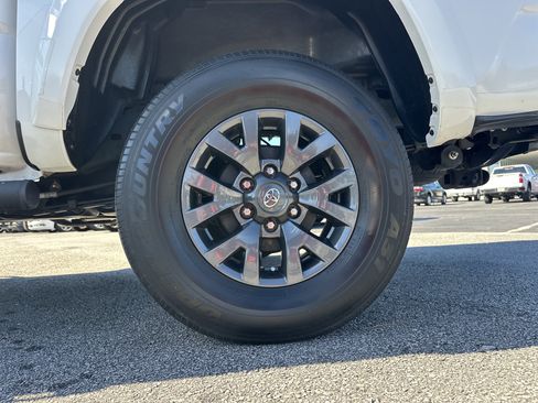 Used 2023 Toyota Tacoma TRD Off-Road image 20