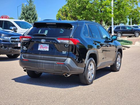 Used 2025 Toyota RAV4 XLE AWD/4WD image 3