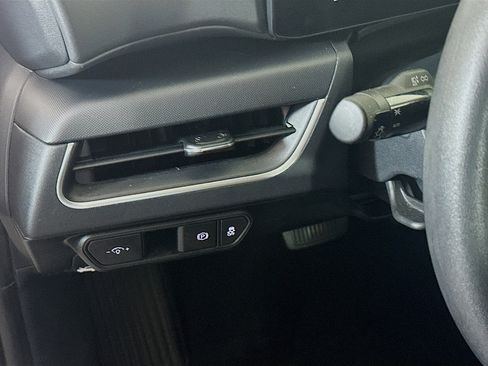 Used 2025 Kia K4 LXS image 17