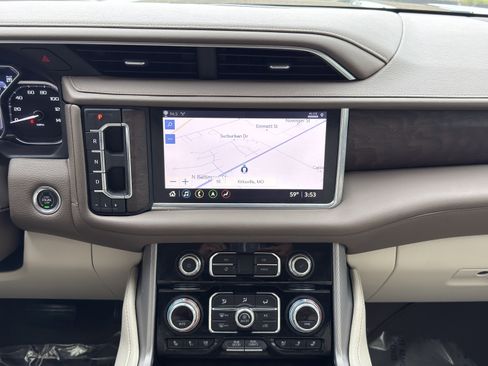 Used 2021 GMC Yukon Denali w/ Denali Premium Package AWD/4WD image 37