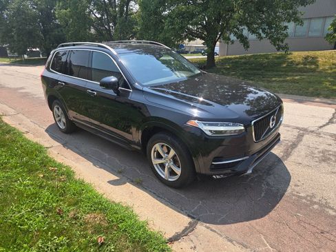 Used 2018 Volvo XC90 T5 Momentum AWD/4WD image 4