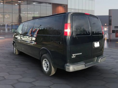 Used 2017 Chevrolet Express 3500 LT w/ LT Preferred Equipment Group image 8