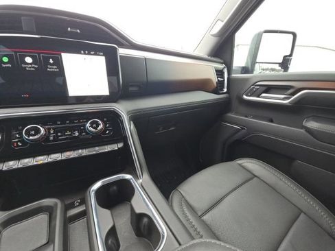 Used 2025 GMC Sierra 2500 Denali w/ Technology Package image 29
