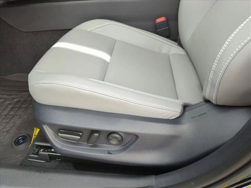 New 2026 Toyota Camry SE FWD image 4