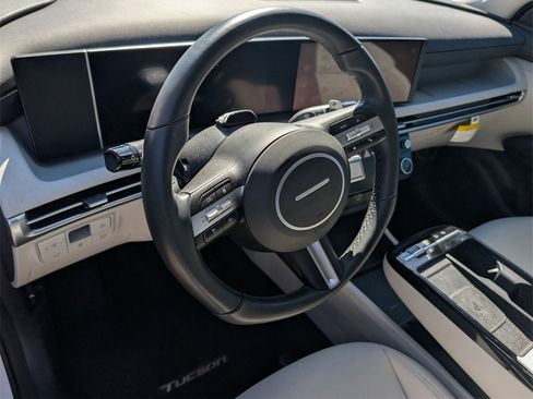 Certified 2025 Hyundai Tucson SEL image 3