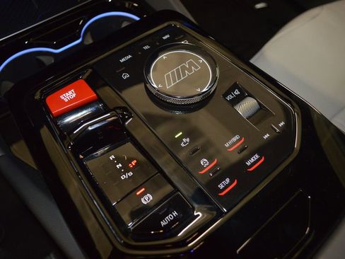 Used 2025 BMW M5 w/ Carbon Package image 35