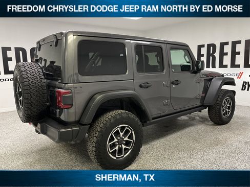 Used 2025 Jeep Wrangler Unlimited Rubicon image 4