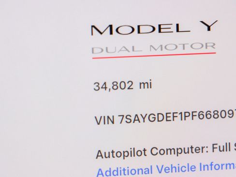 Used 2023 Tesla Model Y Performance image 15