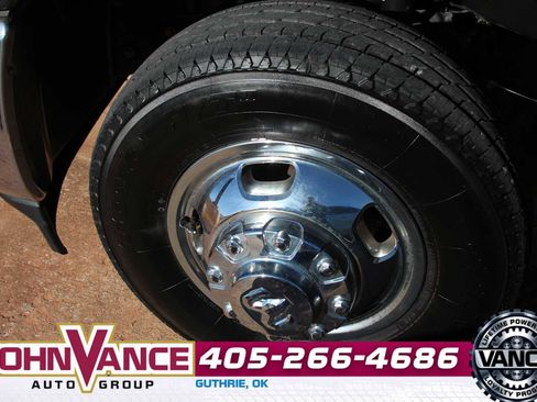 Used 2024 RAM 3500 Tradesman w/ Chrome Appearance Group image 10