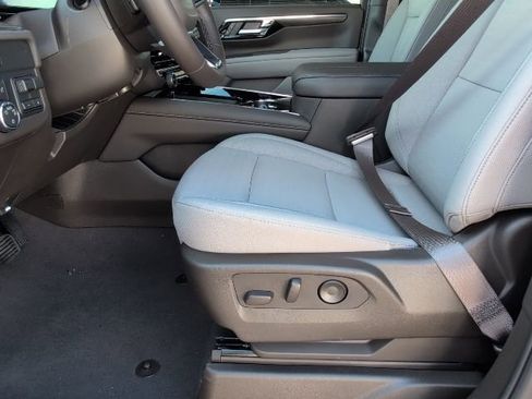 New 2026 Chevrolet Suburban LS image 12