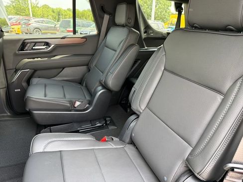New 2026 GMC Yukon Denali w/ Denali Reserve Package AWD/4WD image 19