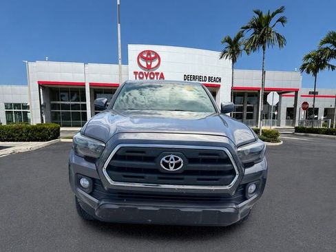 Used 2017 Toyota Tacoma SR5 w/ Tow Package RWD image 2