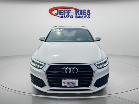 Used 2018 Audi Q3 2.0T Premium Plus w/ Premium Plus Package AWD/4WD image 2