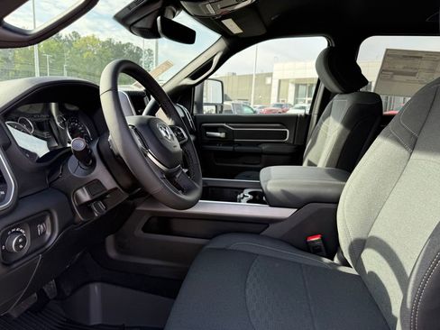 New 2026 RAM 2500 Big Horn AWD/4WD image 10