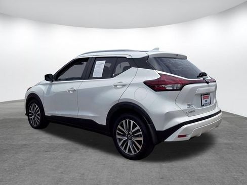 Used 2022 Nissan Kicks SV FWD image 6