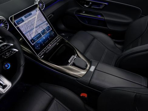 Used 2022 Mercedes-Benz SL 63 AMG 4MATIC image 23