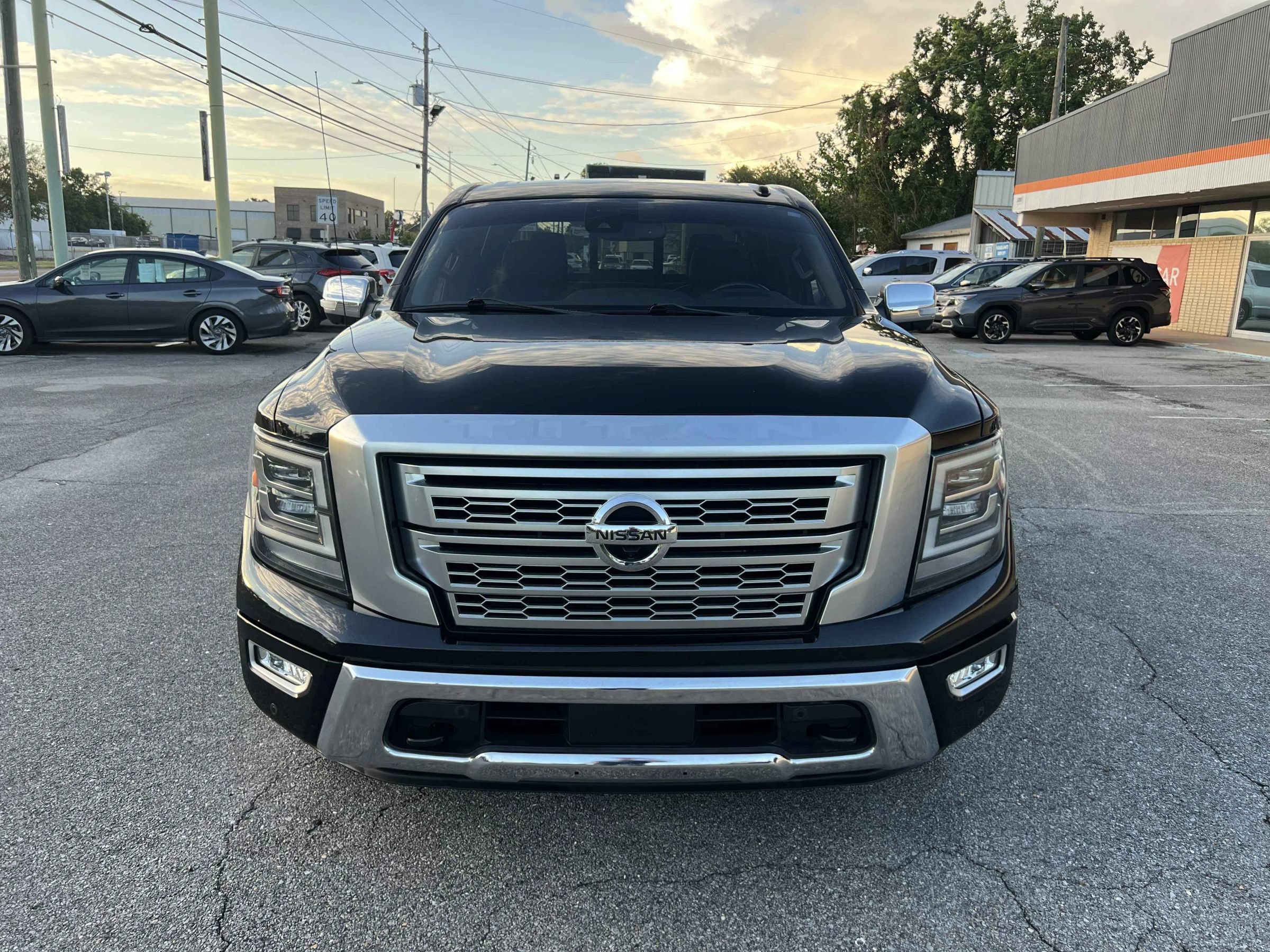 Used 2021 Nissan Titan Platinum Reserve w/ Moonroof Package RWD image 10