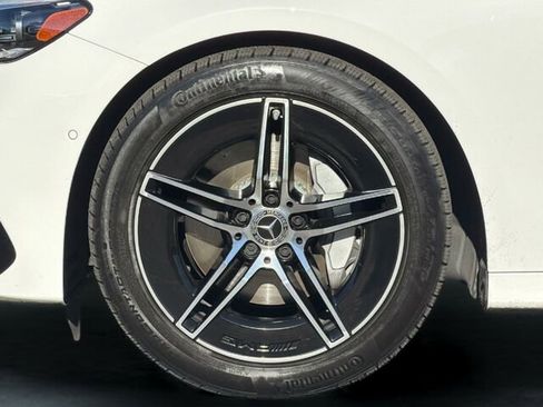 Used 2025 Mercedes-Benz E 350 Sedan image 35