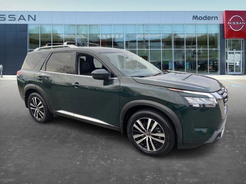 Certified 2023 Nissan Pathfinder Platinum image 3