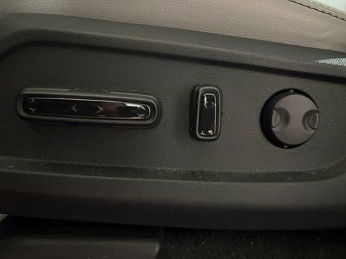 Used 2024 Honda Pilot Touring image 9