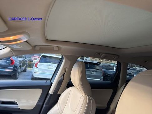 Used 2017 Volvo XC60 T6 Dynamic w/ Advanced Package image 16