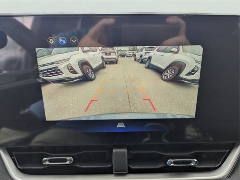 New 2026 Chevrolet Equinox LT w/ Convenience Package II image 16