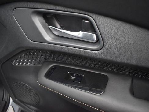 Used 2023 Nissan Ariya AWD image 25