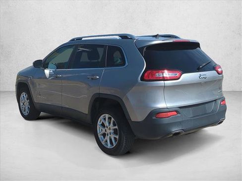 Used 2016 Jeep Cherokee Latitude w/ Comfort/Convenience Group image 8
