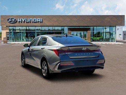 New 2026 Hyundai Elantra SEL Sport Premium image 5