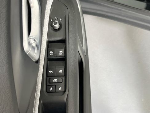Used 2023 Jeep Compass Latitude AWD/4WD image 17