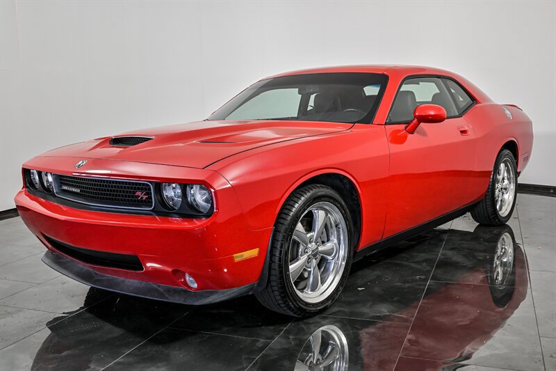 Used 2009 Dodge Challenger R/T RWD image 5
