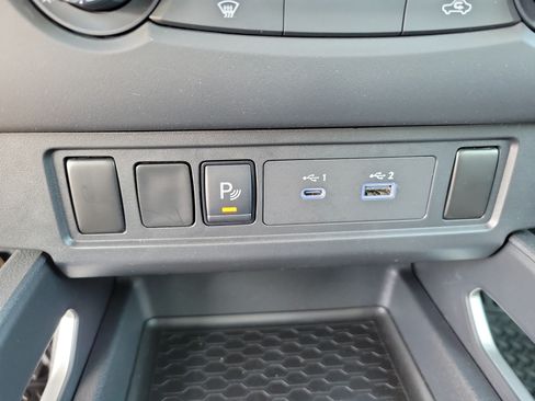 Used 2026 Nissan Frontier SV AWD/4WD image 18