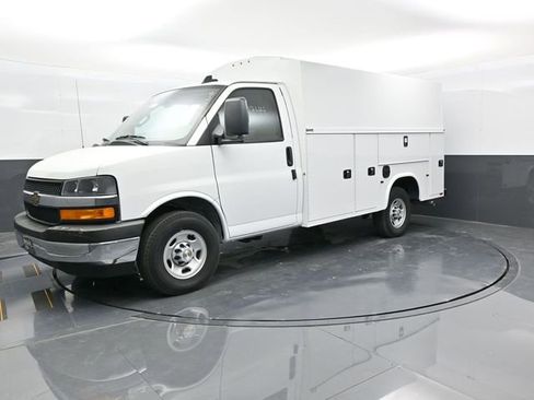 New 2025 Chevrolet Express 3500 w/ Power Convenience Package image 3