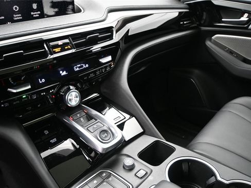 Certified 2024 Acura MDX SH-AWD image 4