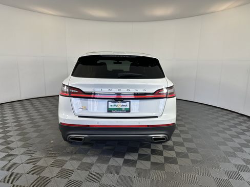 Used 2022 Lincoln Nautilus Reserve image 9