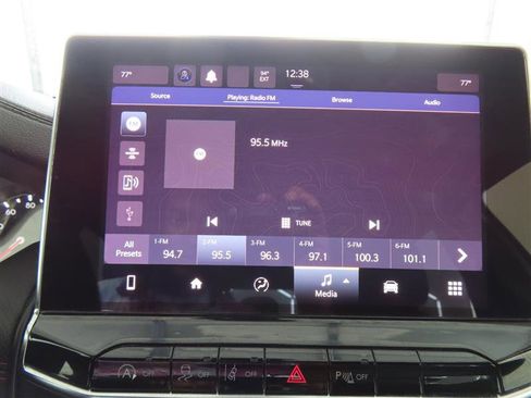 Used 2024 Jeep Compass Trailhawk image 23