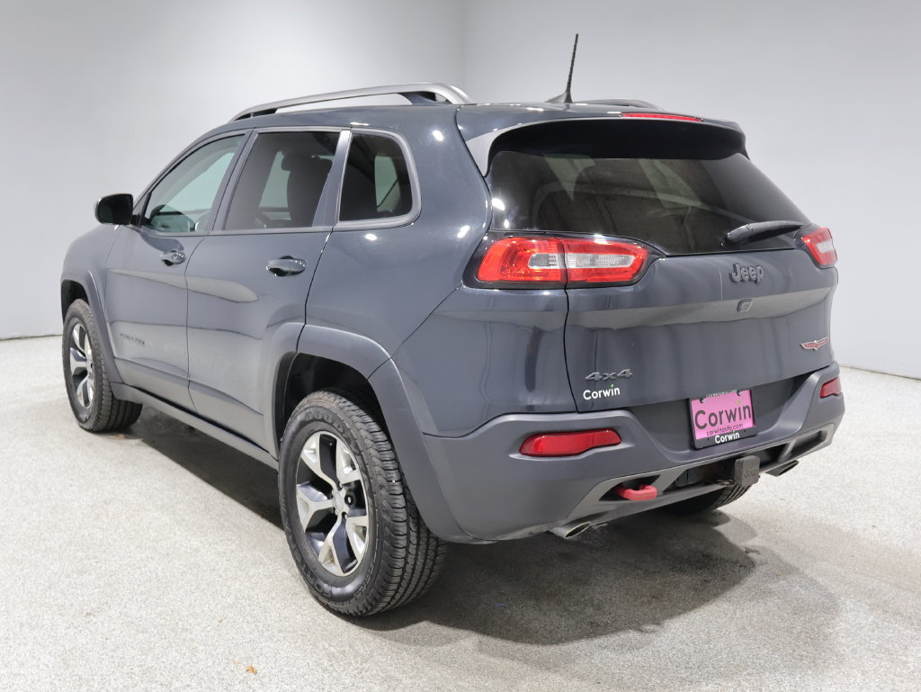 Used 2016 Jeep Cherokee Trailhawk w/ Cold Weather Group AWD/4WD image 5
