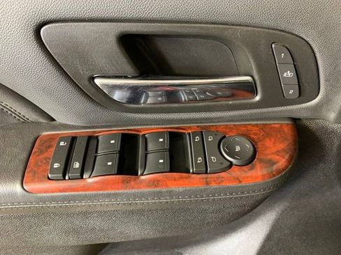 Used 2011 Cadillac Escalade AWD w/ Touring Package image 30