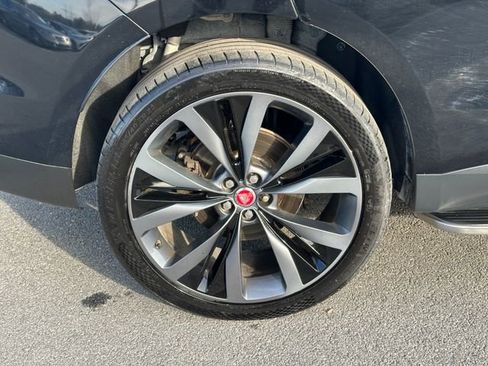 Used 2018 Jaguar F-PACE Portfolio image 11